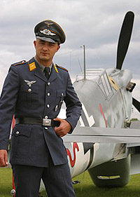 "Ve haf vays of making airshows fun, no?"